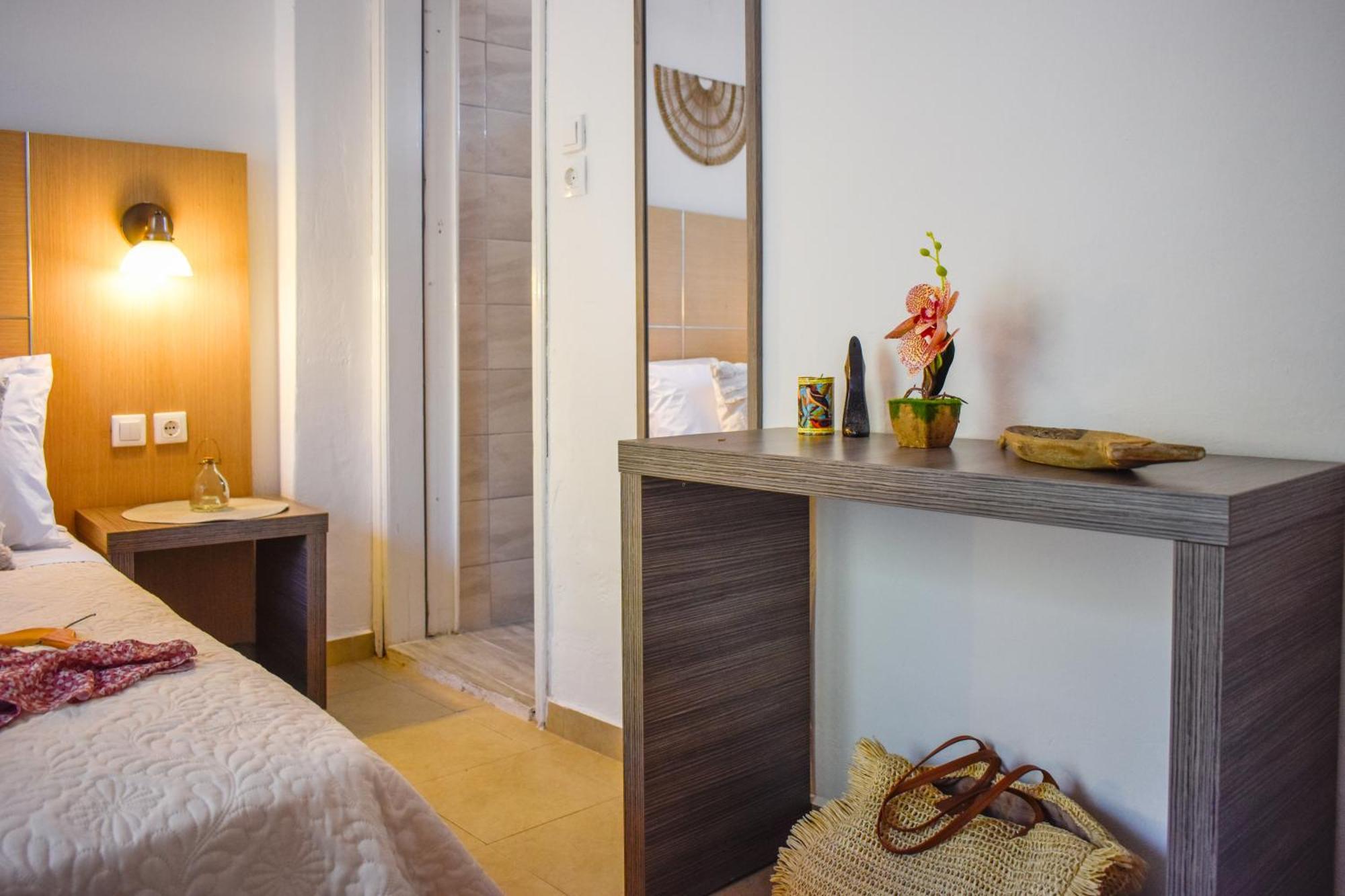 Bonsai Aparthotel Skiathos Town Exterior photo