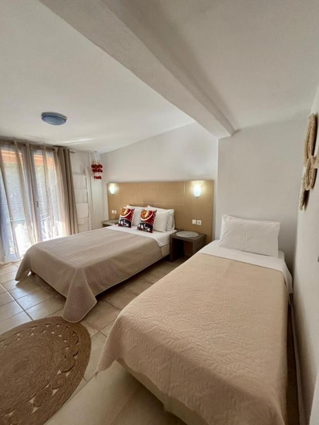 Bonsai Aparthotel Skiathos Town Exterior photo